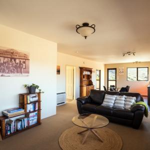 Lounge Dining at The Cottage
