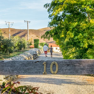 Bannockburn House Accommodation Cromwell - Julia and Chris Stephenson 2